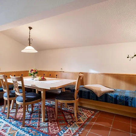 Astner Apartman *