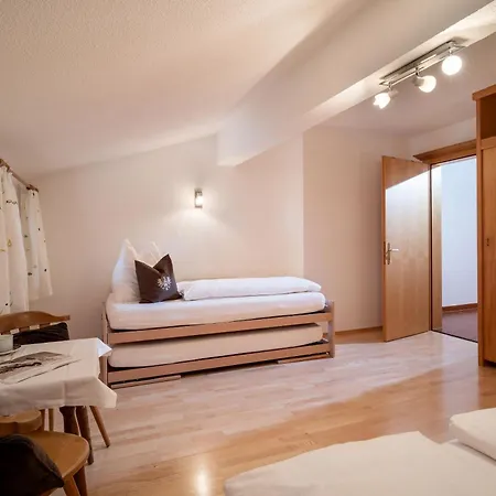 Astner Apartman *